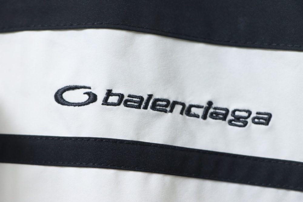 Balenciaga BLCG Sportanzugjacke in Destroyed-Optik in Weiß und Grau mit Doppelnaht – Bild 9