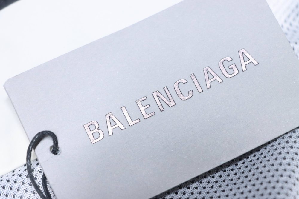 Balenciaga BLCG Sportanzugjacke in Destroyed-Optik in Weiß und Grau mit Doppelnaht – Bild 11