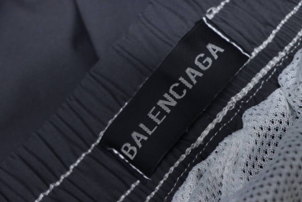 Balenciaga BLCG Weiße und graue, doppelt genähte, zerstörte Sportanzughose – Bild 10