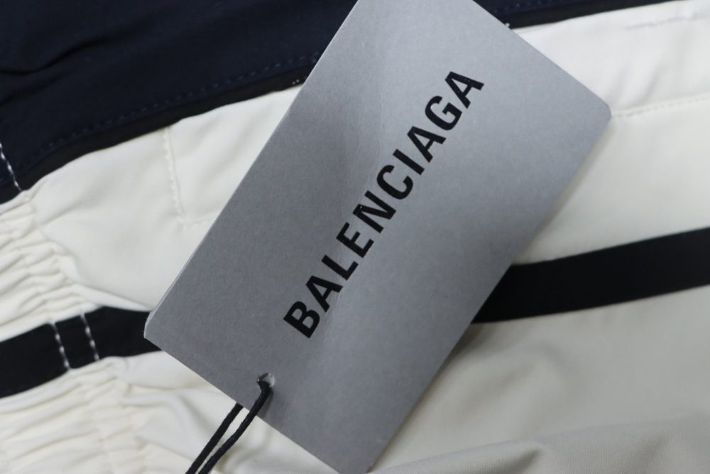 Balenciaga BLCG Weiße und graue, doppelt genähte, zerstörte Sportanzughose – Bild 9