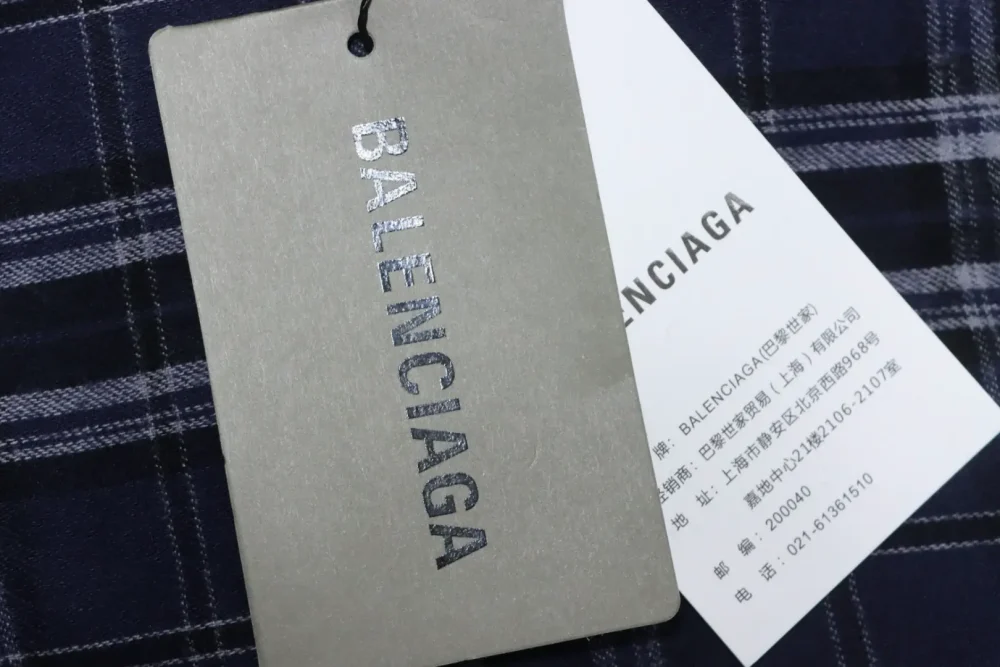 Balenciaga Blau karierte Jacke mit Applikation – Bild 11