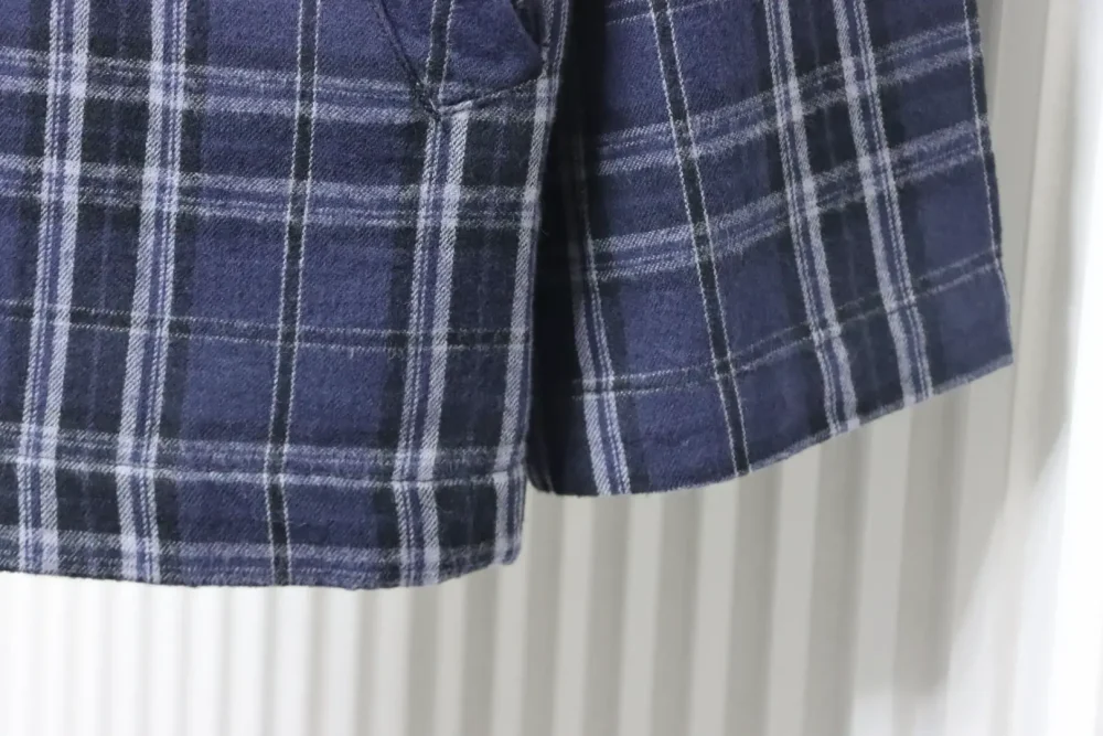 Balenciaga Blau karierte Jacke mit Applikation – Bild 5
