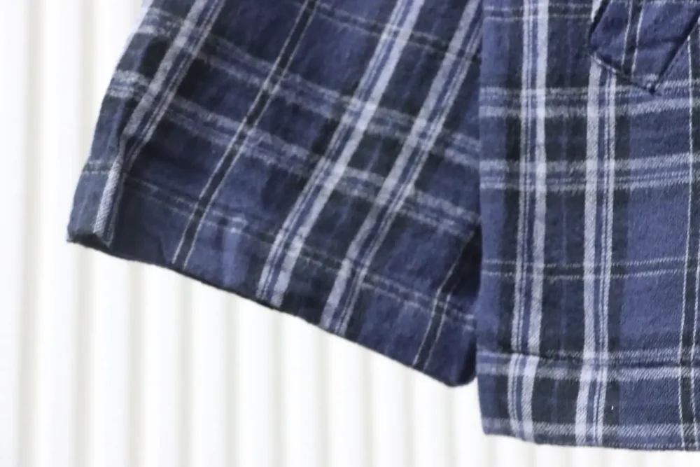 Balenciaga Blau karierte Jacke mit Applikation – Bild 7
