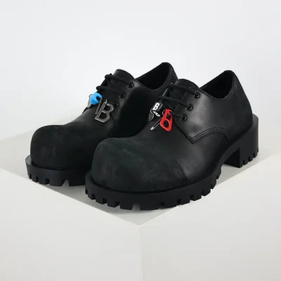 Balenciaga Derby Plateauschuhe aus Leder mit Schnallenverzierung