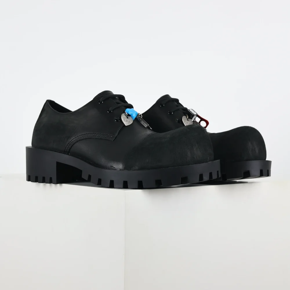 Balenciaga Derby Plateauschuhe aus Leder mit Schnallenverzierung – Bild 2