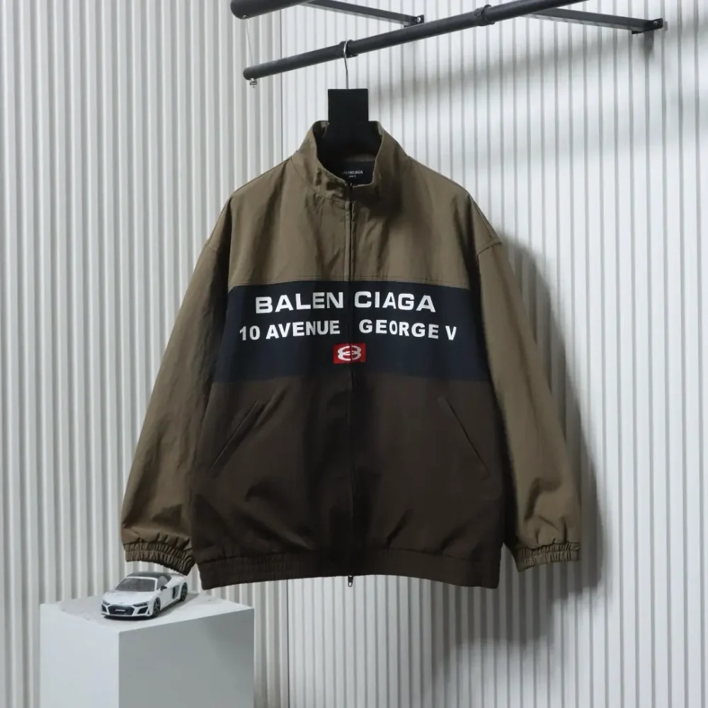Balenciaga Dreifarbige Jacke mit Stehkragen und Doppelring-Print – Bild 16
