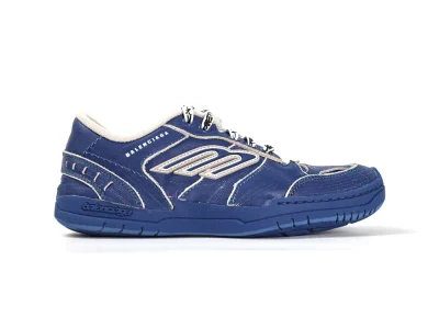 Balenciaga Hamptons Medium Worn-Out Sneaker in Blue