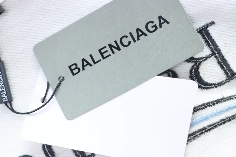 Balenciaga Kapuzensweatshirt mit schlammfarbener Distressed-Optik und Cola-Stickerei XXL – Bild 9