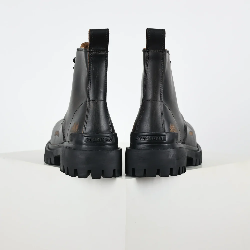 Balenciaga Lederstiefel aus echtem Leder mit dicker Sohle, abgeriebener Farbe, Distressed-Martin-Stiefel – Bild 4