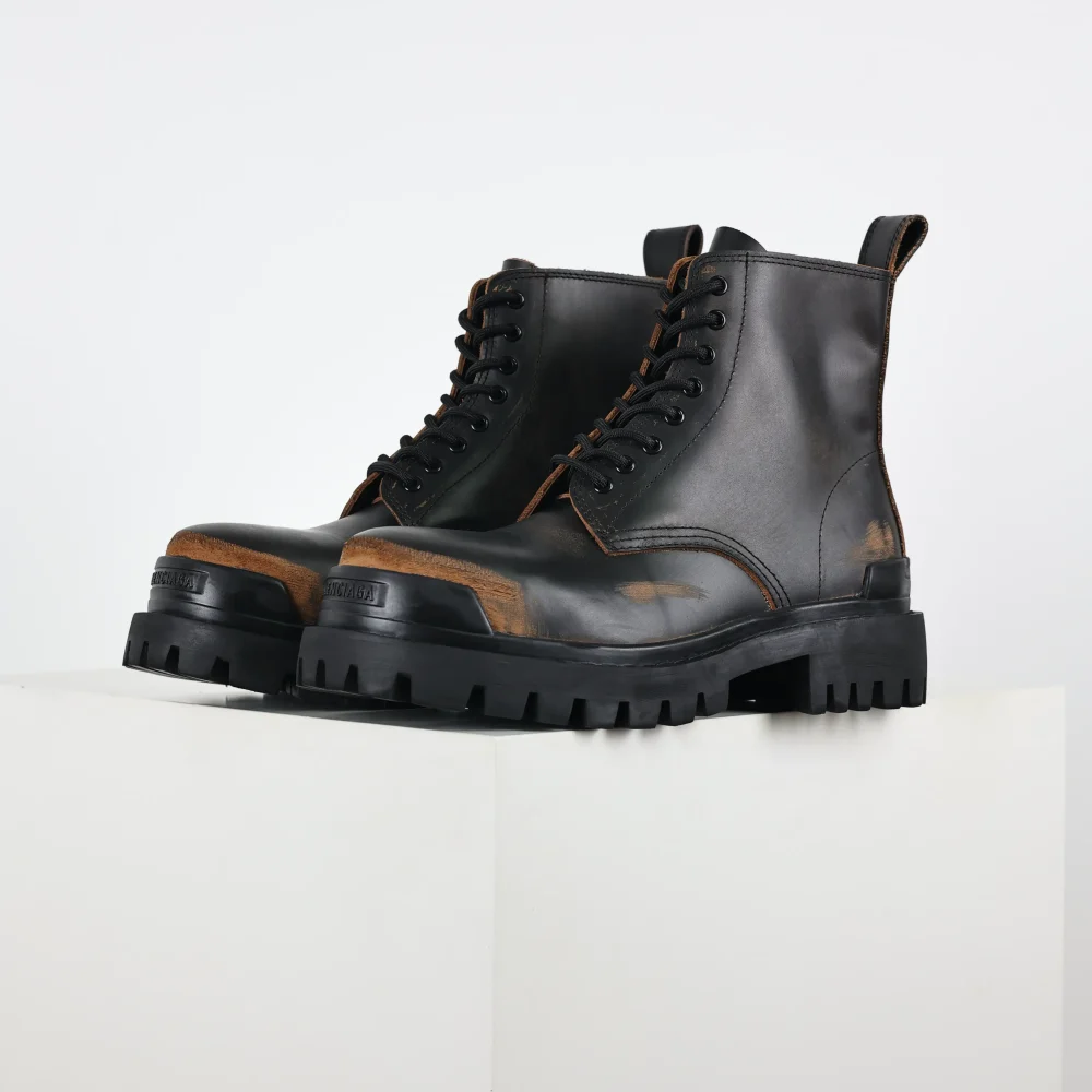 Balenciaga Lederstiefel aus echtem Leder mit dicker Sohle, abgeriebener Farbe, Distressed-Martin-Stiefel – Bild 3