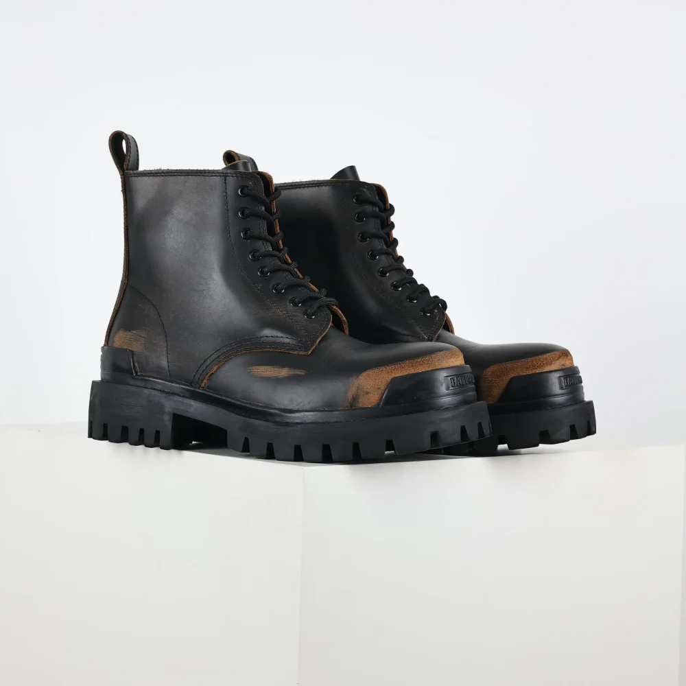 Balenciaga Lederstiefel aus echtem Leder mit dicker Sohle, abgeriebener Farbe, Distressed-Martin-Stiefel – Bild 2