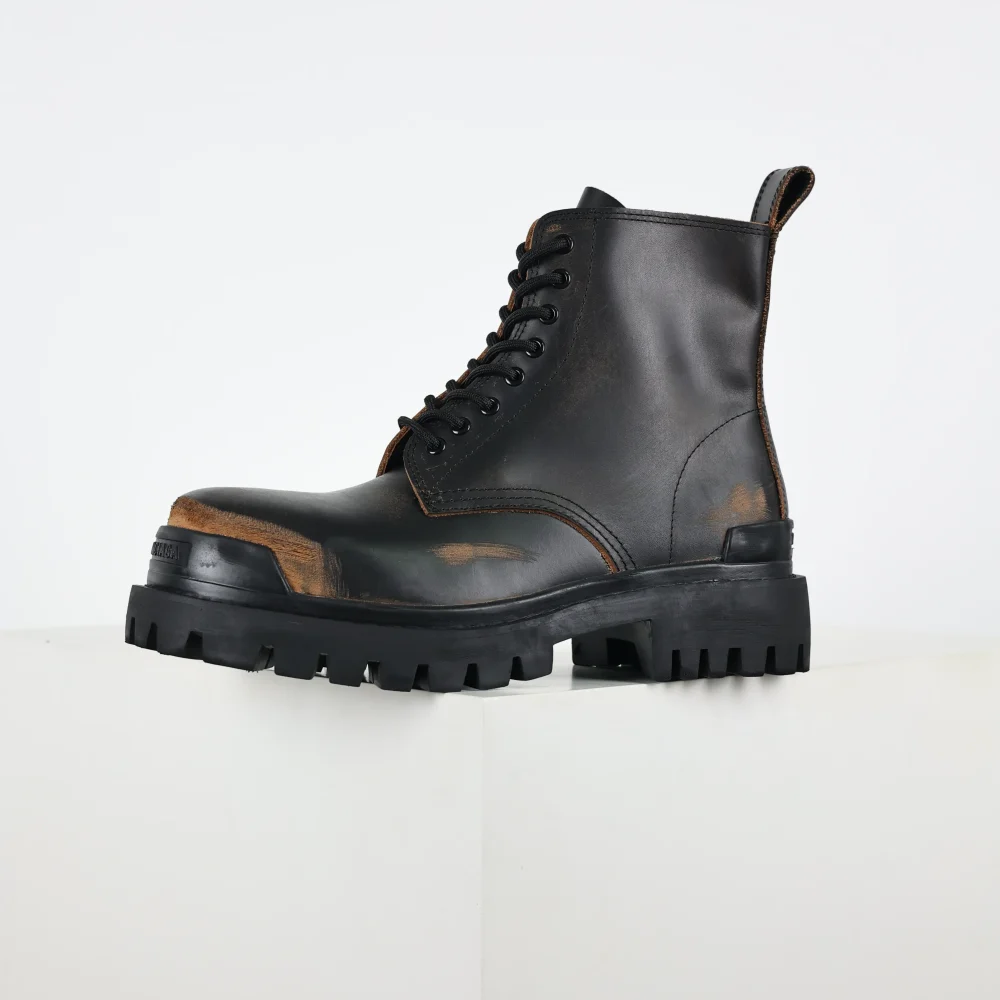 Balenciaga Lederstiefel aus echtem Leder mit dicker Sohle, abgeriebener Farbe, Distressed-Martin-Stiefel – Bild 7