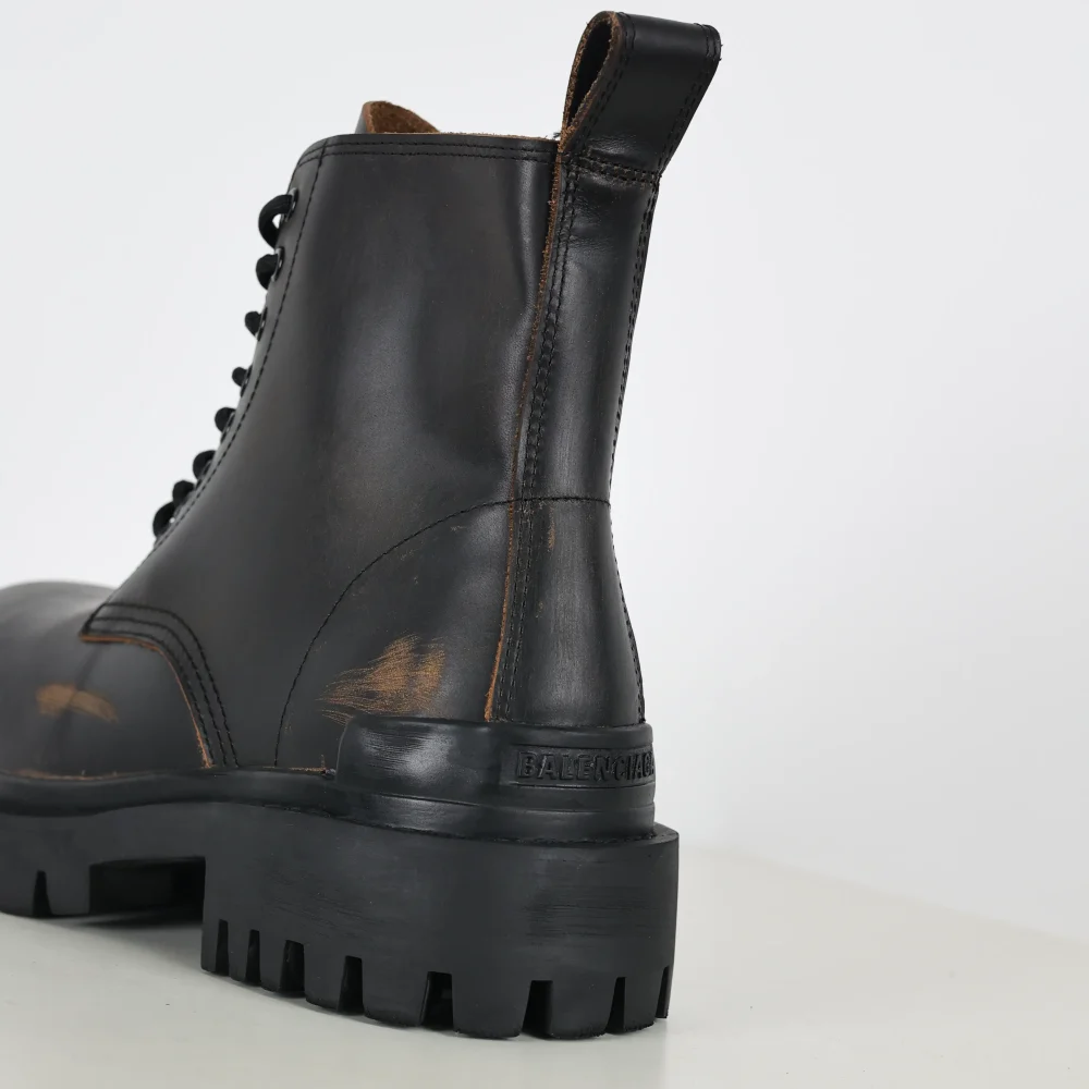 Balenciaga Lederstiefel aus echtem Leder mit dicker Sohle, abgeriebener Farbe, Distressed-Martin-Stiefel – Bild 8