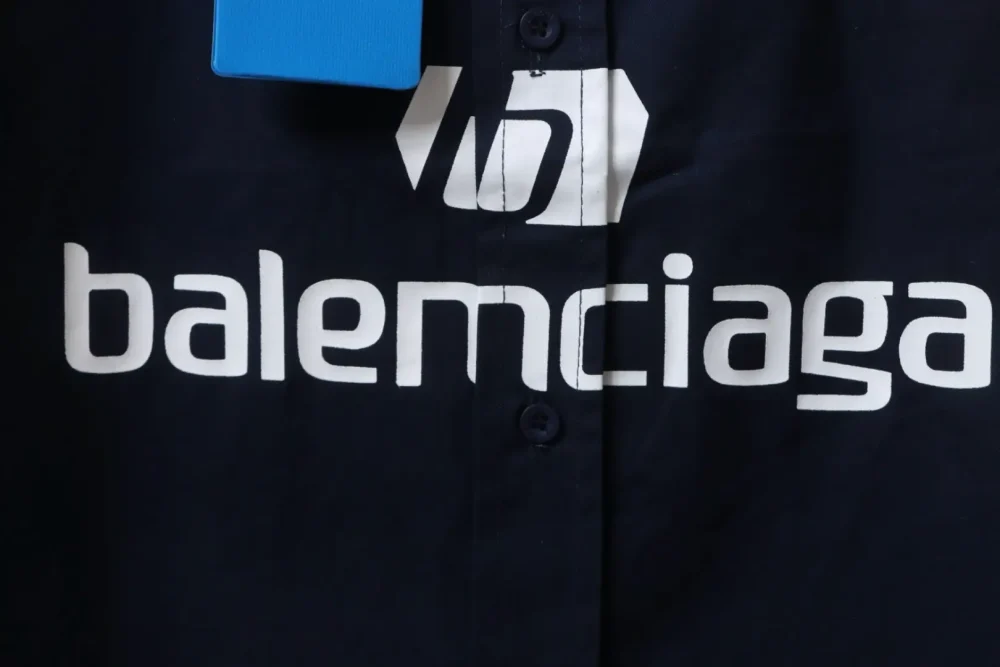 Balenciaga Manchester United Logo besticktes Bandhemd – Bild 6