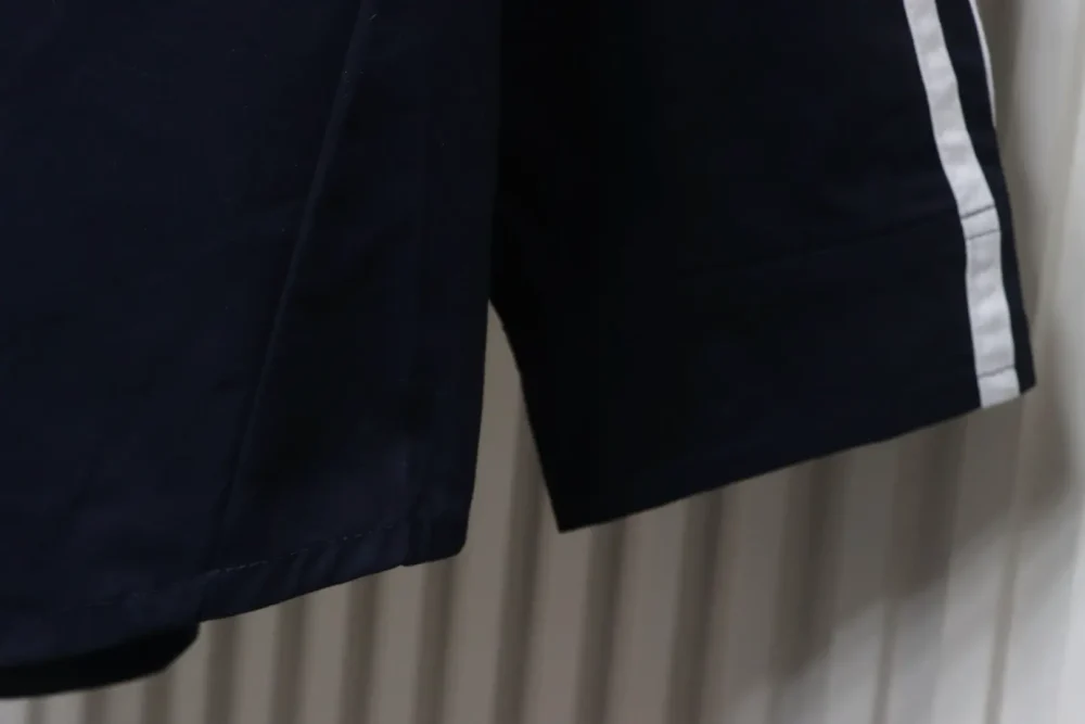 Balenciaga Manchester United Logo besticktes Bandhemd – Bild 8
