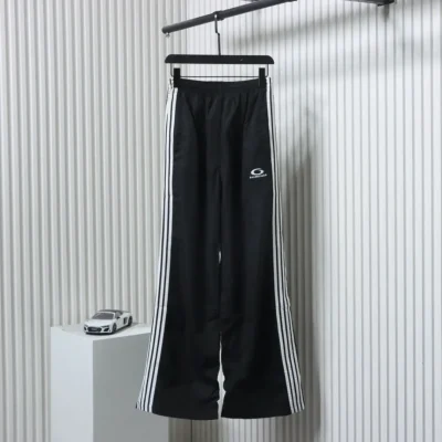 Balenciaga Schwarze Webhose mit fünf Balken und Halbring