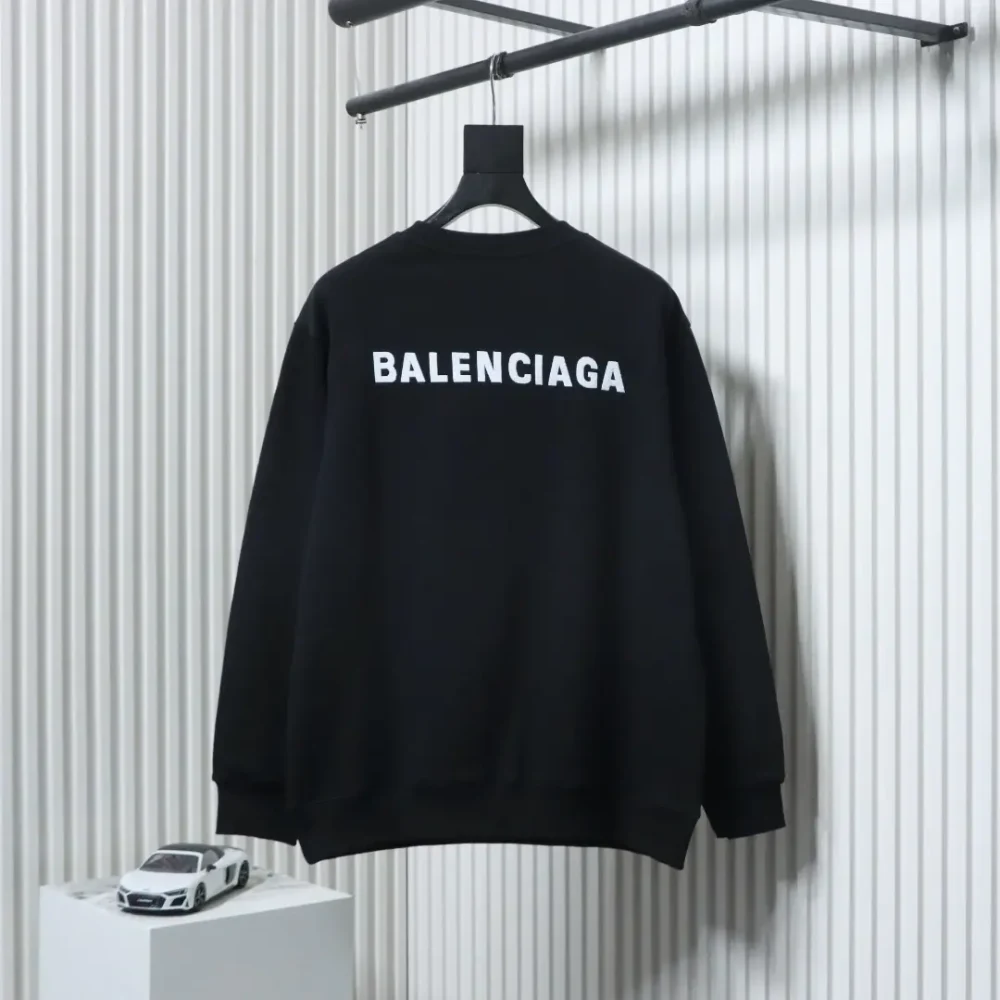 Balenciaga Sweatshirt mit Rundhalsausschnitt und gesticktem Schriftzug