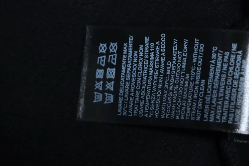 Balenciaga Sweatshirt mit Rundhalsausschnitt und verwaschenem, beschädigtem Farbverlauf und handbemalten Schreibschriftbuchstaben – Bild 10