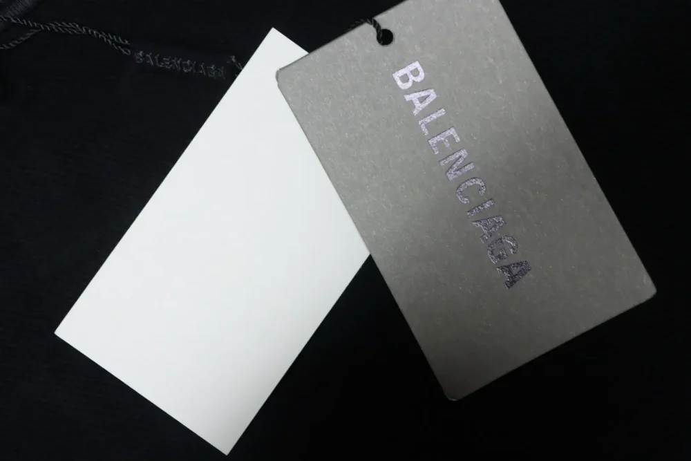 Balenciaga Sweatshirt mit Rundhalsausschnitt und verwaschenem, beschädigtem Farbverlauf und handbemalten Schreibschriftbuchstaben – Bild 8