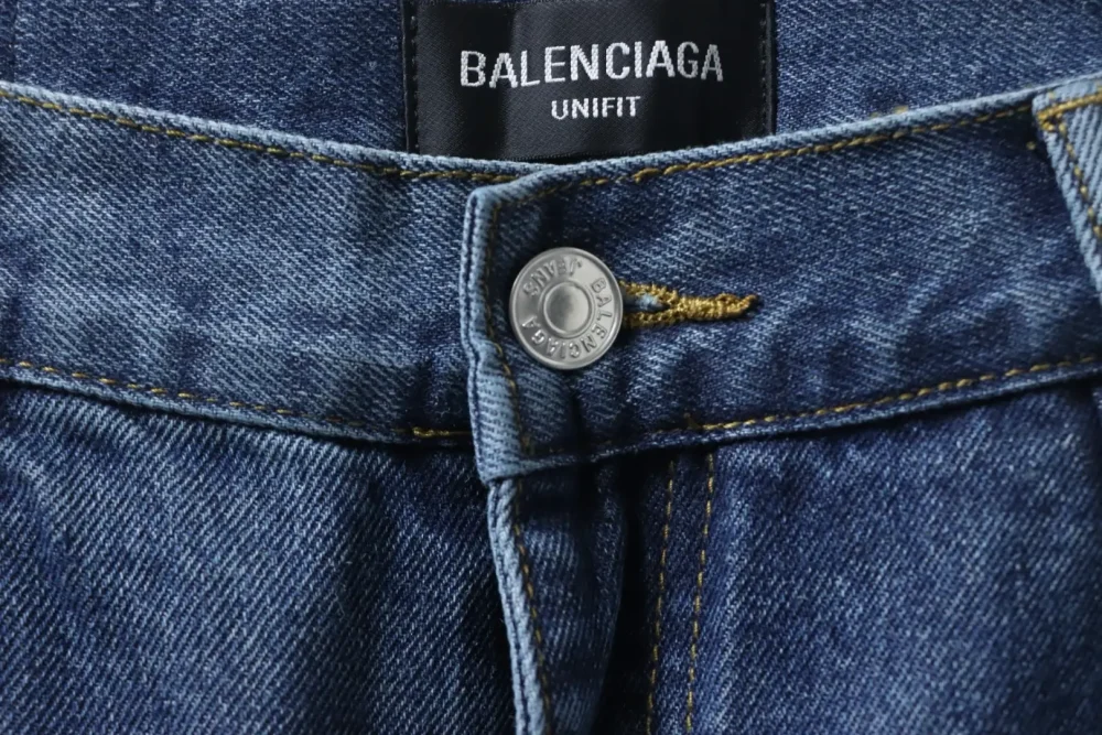 Balenciaga Vintage-Jeans mit Banddruck – Bild 6