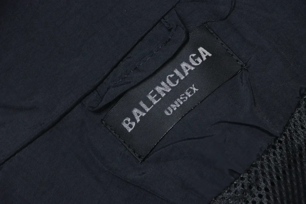 Balenciaga Windjacke in Schwarz und Weiß mit Halbring-Nähten – Bild 8