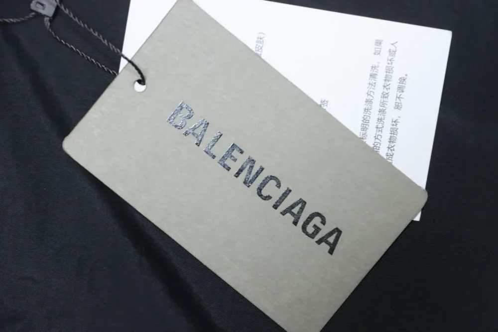 Balenciaga Windjacke in Schwarz und Weiß mit Halbring-Nähten – Bild 11