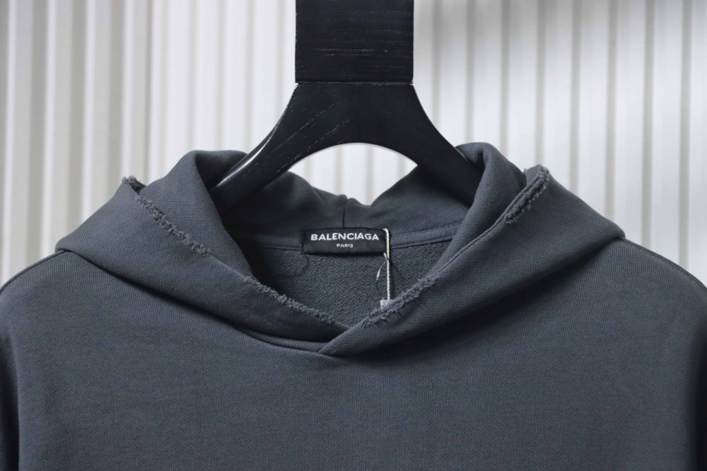 Balenciaga Zerrissenes Kapuzensweatshirt mit Doppel-B-Logo-Print – Bild 3