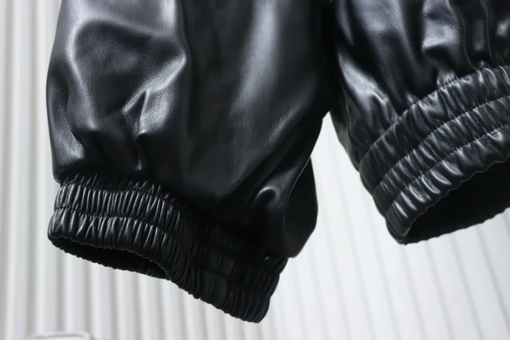 Balenciaga bestickte Lederjacke mit Stehkragen – Bild 5