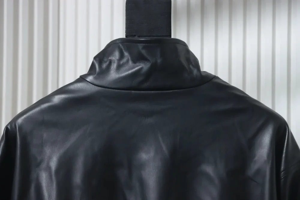 Balenciaga bestickte Lederjacke mit Stehkragen – Bild 4