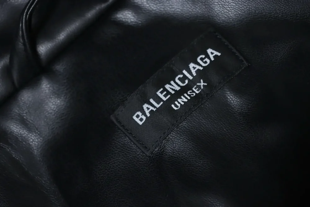 Balenciaga bestickte Lederjacke mit Stehkragen – Bild 10