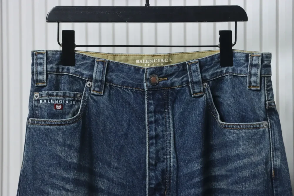 Balenciaga pocket embroidery washed and distressed straight loose denim – Bild 3