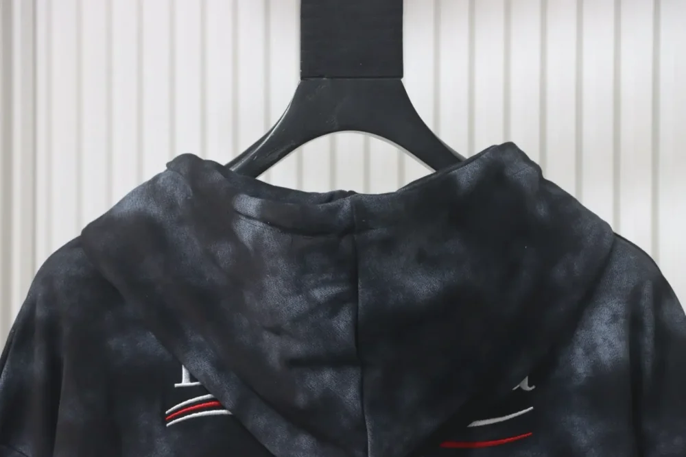 Balenciaga – Kapuzensweatshirt mit Cola-Stickerei und Schlammfärbung im Used-Look XXL – Bild 4