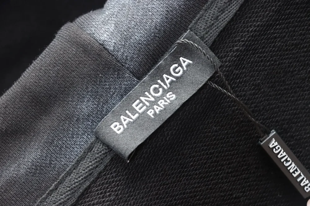 Balenciaga – Kapuzensweatshirt mit Cola-Stickerei und Schlammfärbung im Used-Look XXL – Bild 10