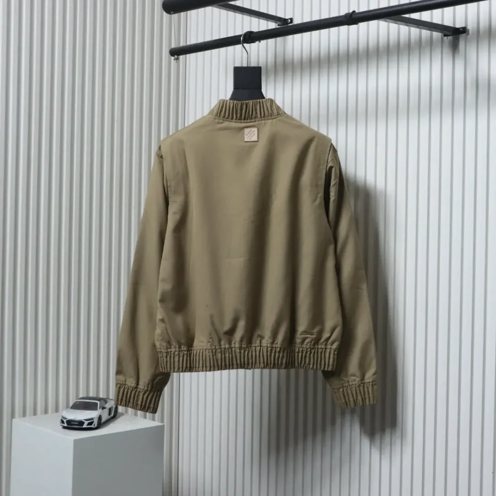 Baseball-Fliegerjacke mit bestickter Pharrell-Silhouette – Bild 2