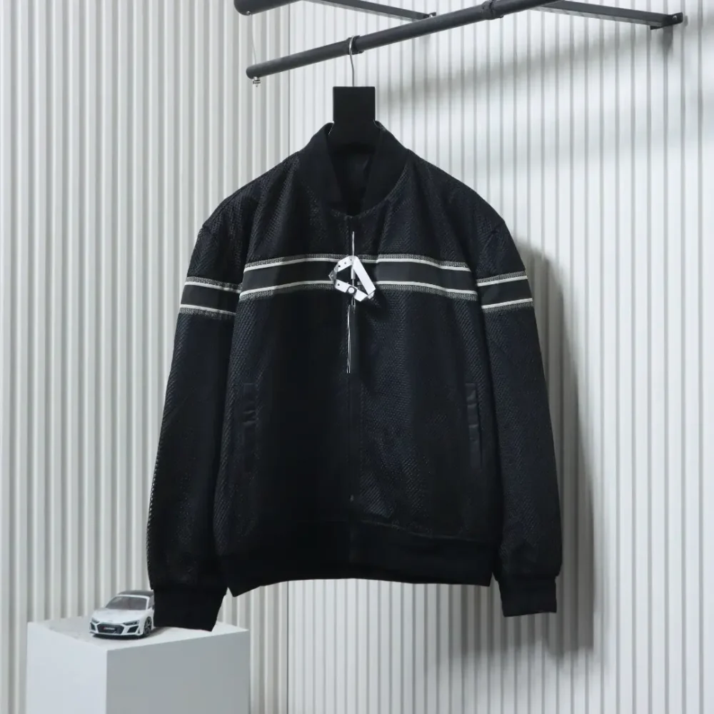 Baseballjacke aus Mesh-Gewebe