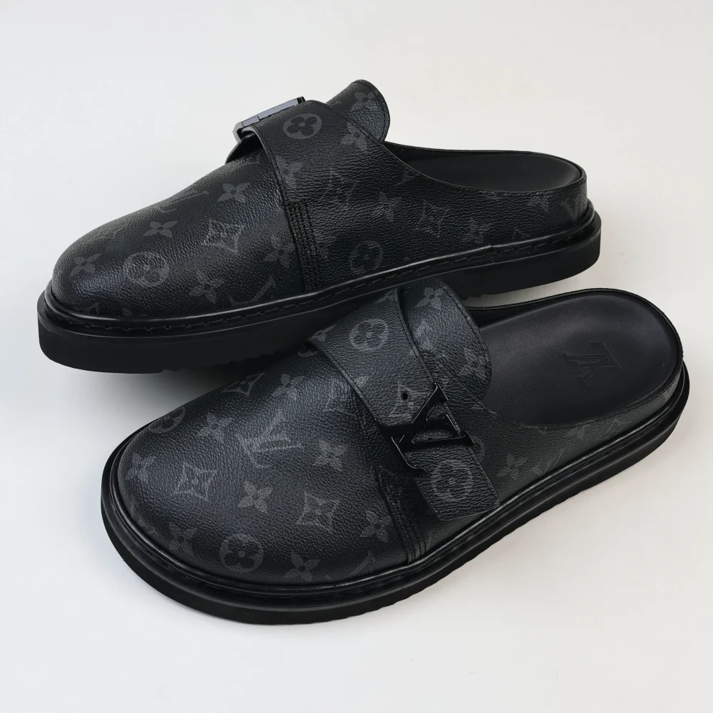 Birkenstock closed toe slippers black monogram style – Bild 6