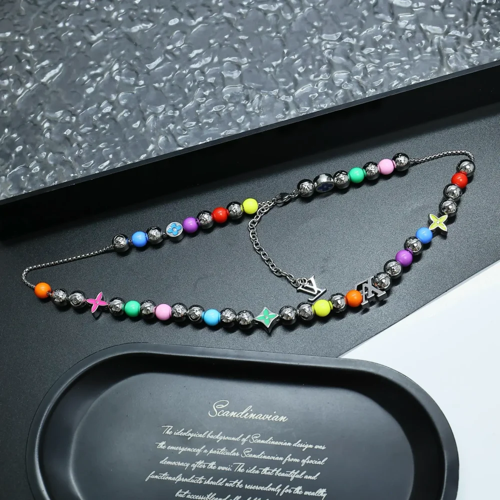 Bunte Perlenkette mit Karabinerverschluss – Bild 3