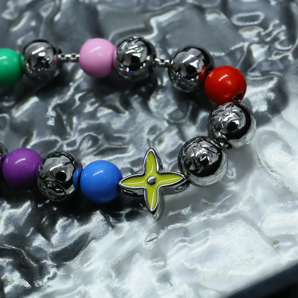 Bunte Perlenkette mit Karabinerverschluss – Bild 4