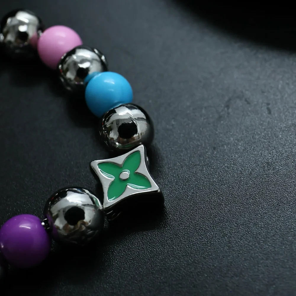 Buntes Perlenarmband mit Karabinerverschluss – Bild 7