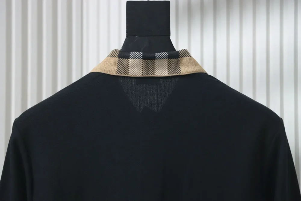 Burberry Langärmliges Poloshirt mit kariertem Revers XXL – Bild 3