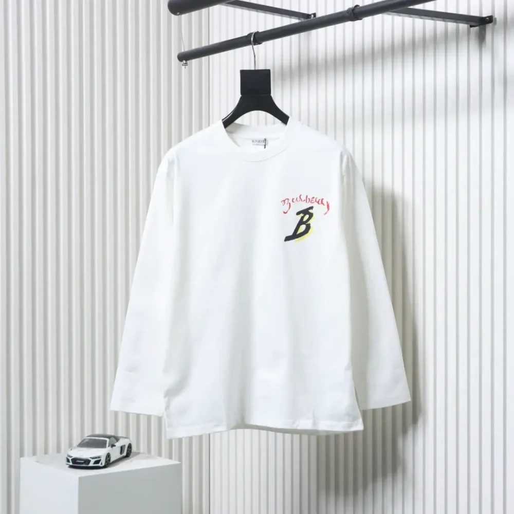 Burberry Langärmliges T-Shirt mit Segelboot-Buchstaben-Print