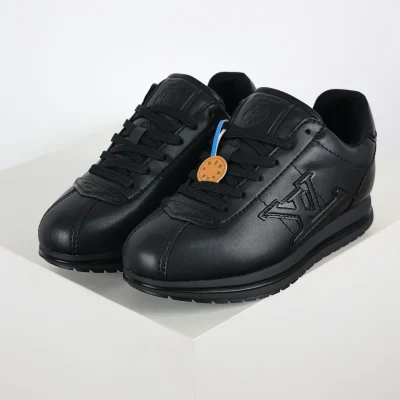 Buttersoft Low-Top-Sneaker mit schwarzem