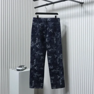 Camouflage-Jacquard-Jeanshose