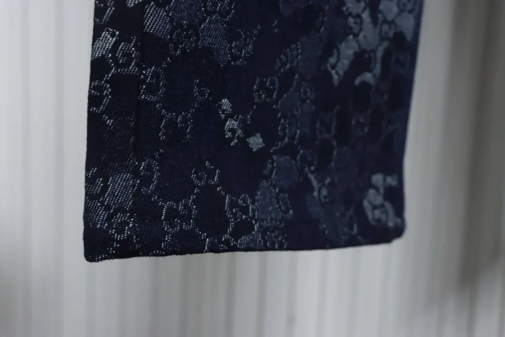 Camouflage-Jacquard-Jeanshose – Bild 9