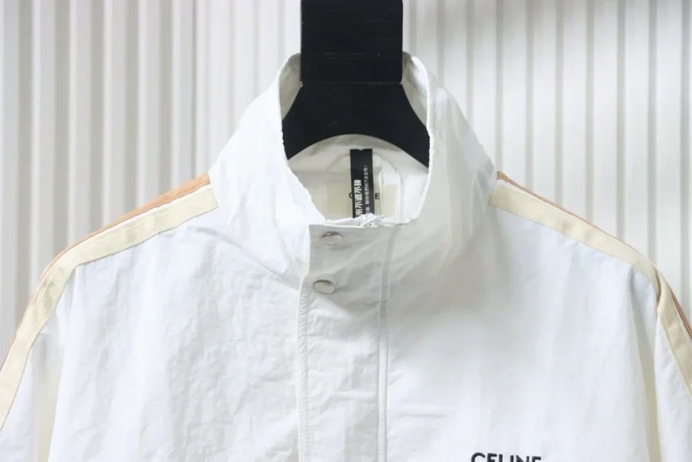 Celine Gewebte Jacke mit Reißverschluss und seitlichem Gurtband – Bild 3