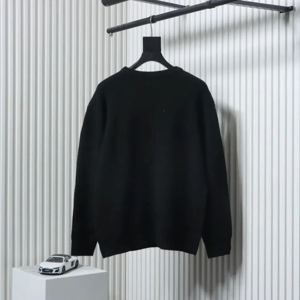 Celine-Pullover mit Rundhalsausschnitt und Logo-Aufnäher auf der Brust – Bild 12