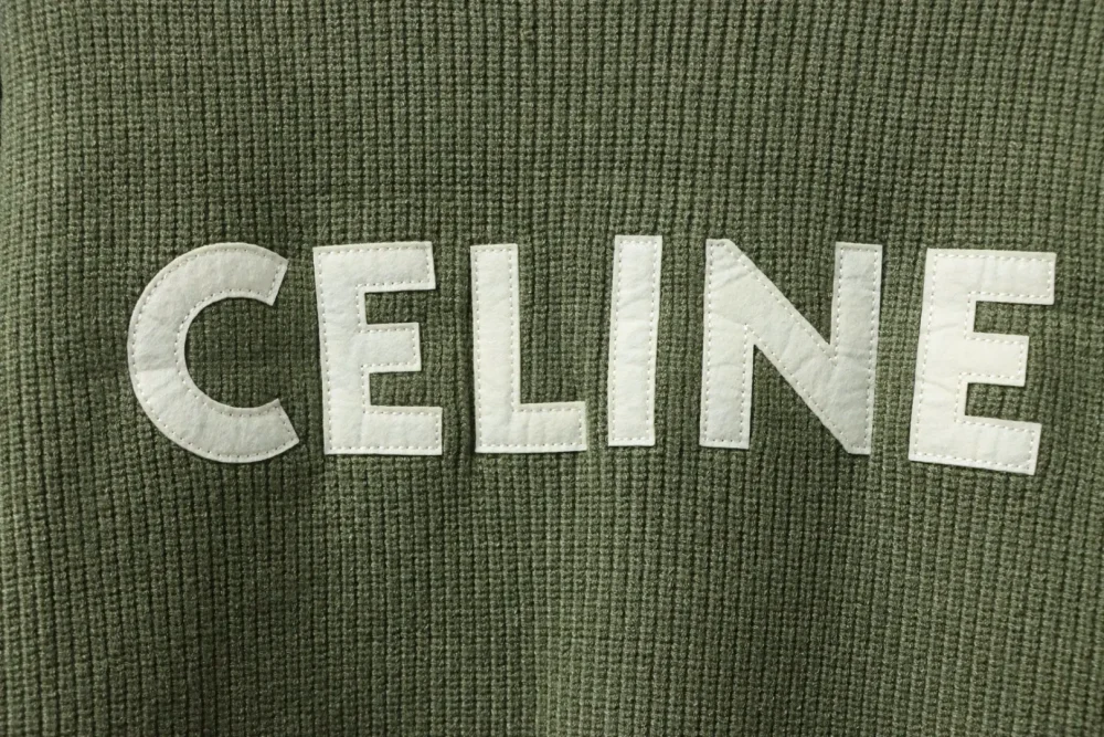 Celine-Pullover mit Rundhalsausschnitt und Logo-Aufnäher auf der Brust – Bild 6