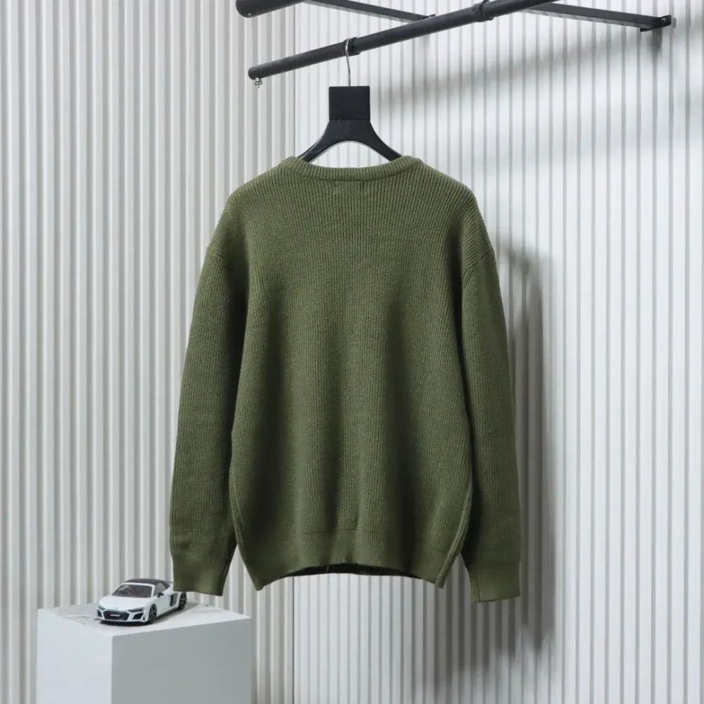 Celine-Pullover mit Rundhalsausschnitt und Logo-Aufnäher auf der Brust – Bild 2