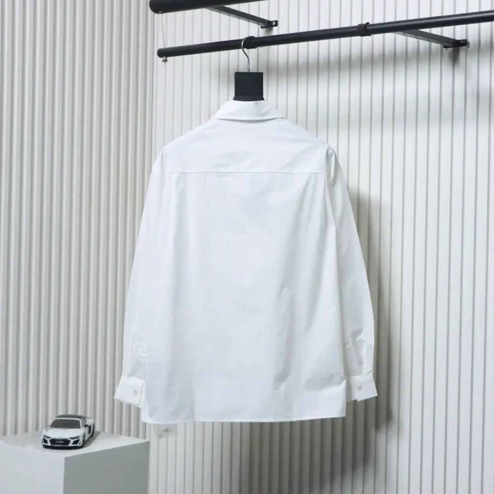 Classic Pocket Triangle Logo Shirt – Bild 2