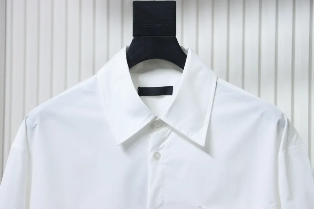 Classic Pocket Triangle Logo Shirt – Bild 3